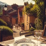 restaurant roussillon luberon : terrasse avec vue sur le village